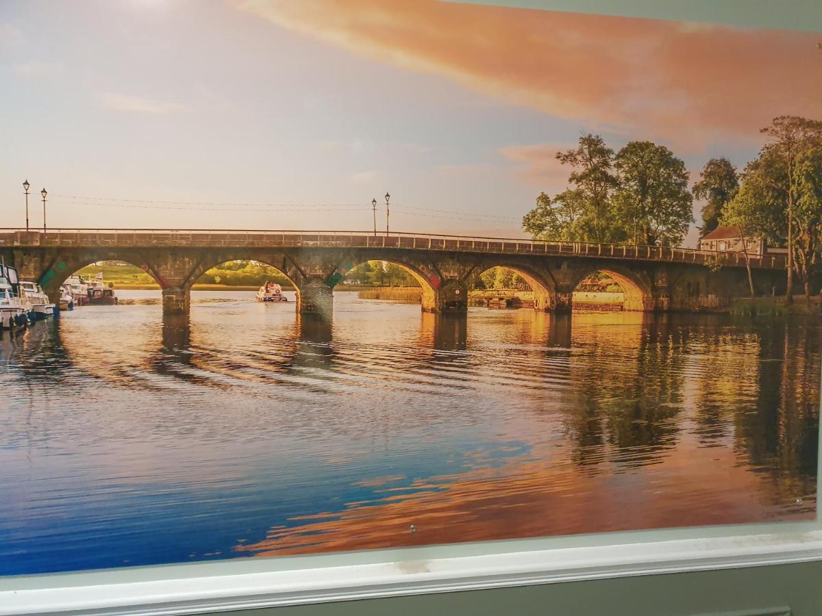 Shannon Bridge House Carrick-on-Shannon ภายนอก รูปภาพ